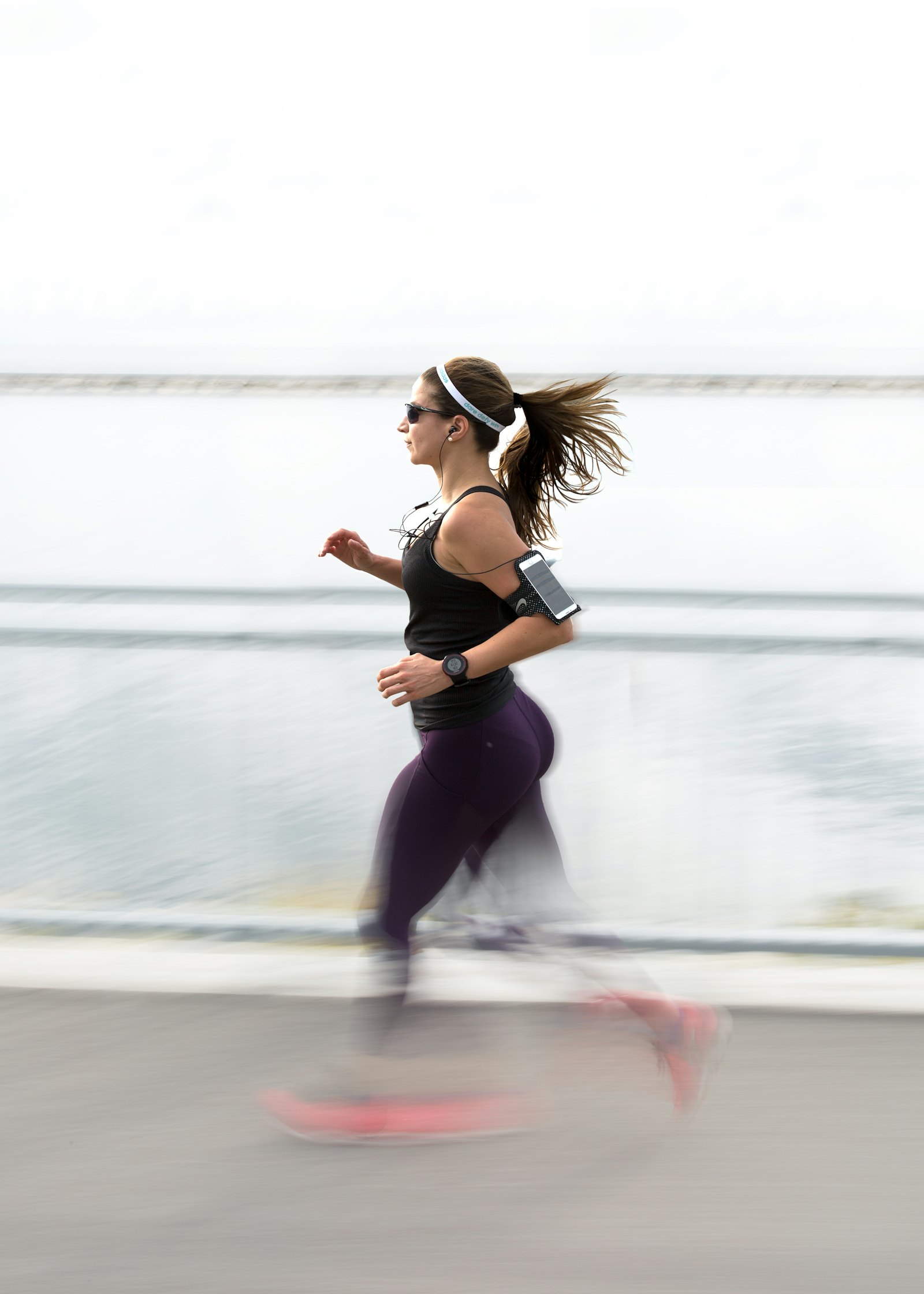 Atleta entrenando al aire libre